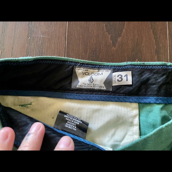 2 bundle Volcom Shorts - Picture 3 of 9